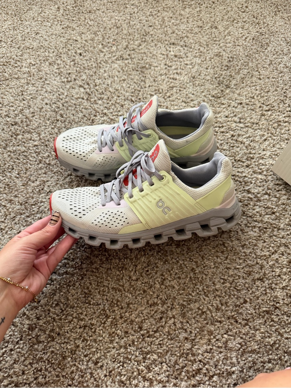 On Running Women's Cloudswift 2 Lightweight Running Shoes - Light Green/Gray
